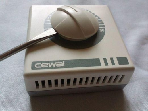 Кімнатний термостат Cewal RQ 01